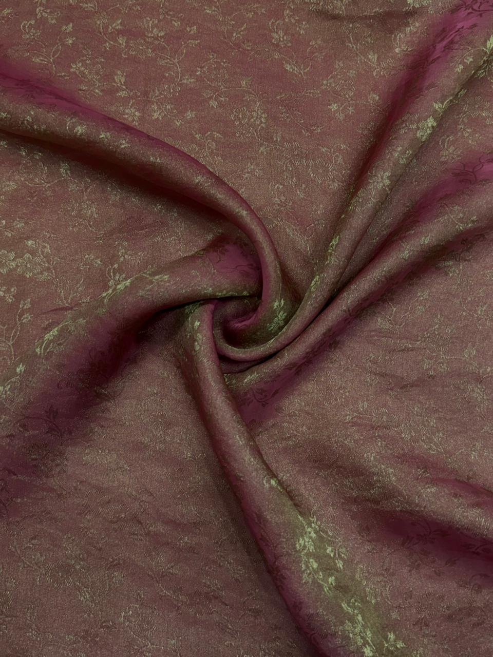 PAPER SILK SELF WITH SHIMMERING EFFECT