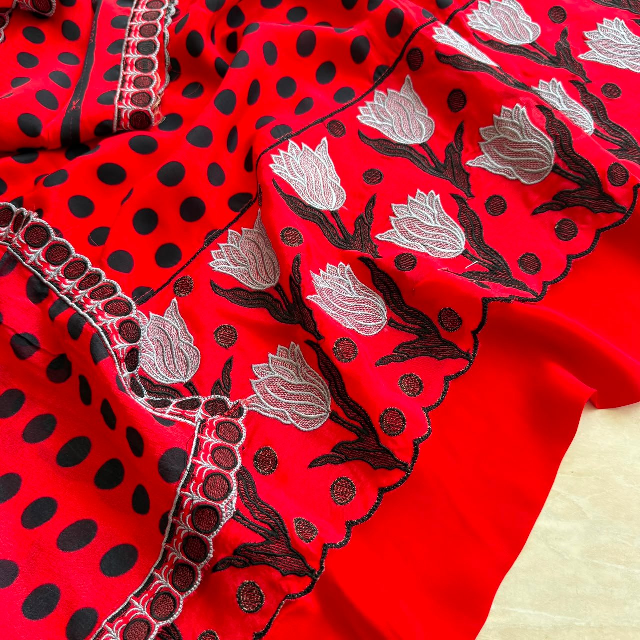 Crepe Polka Dots With Thread Work Suit Dupatta