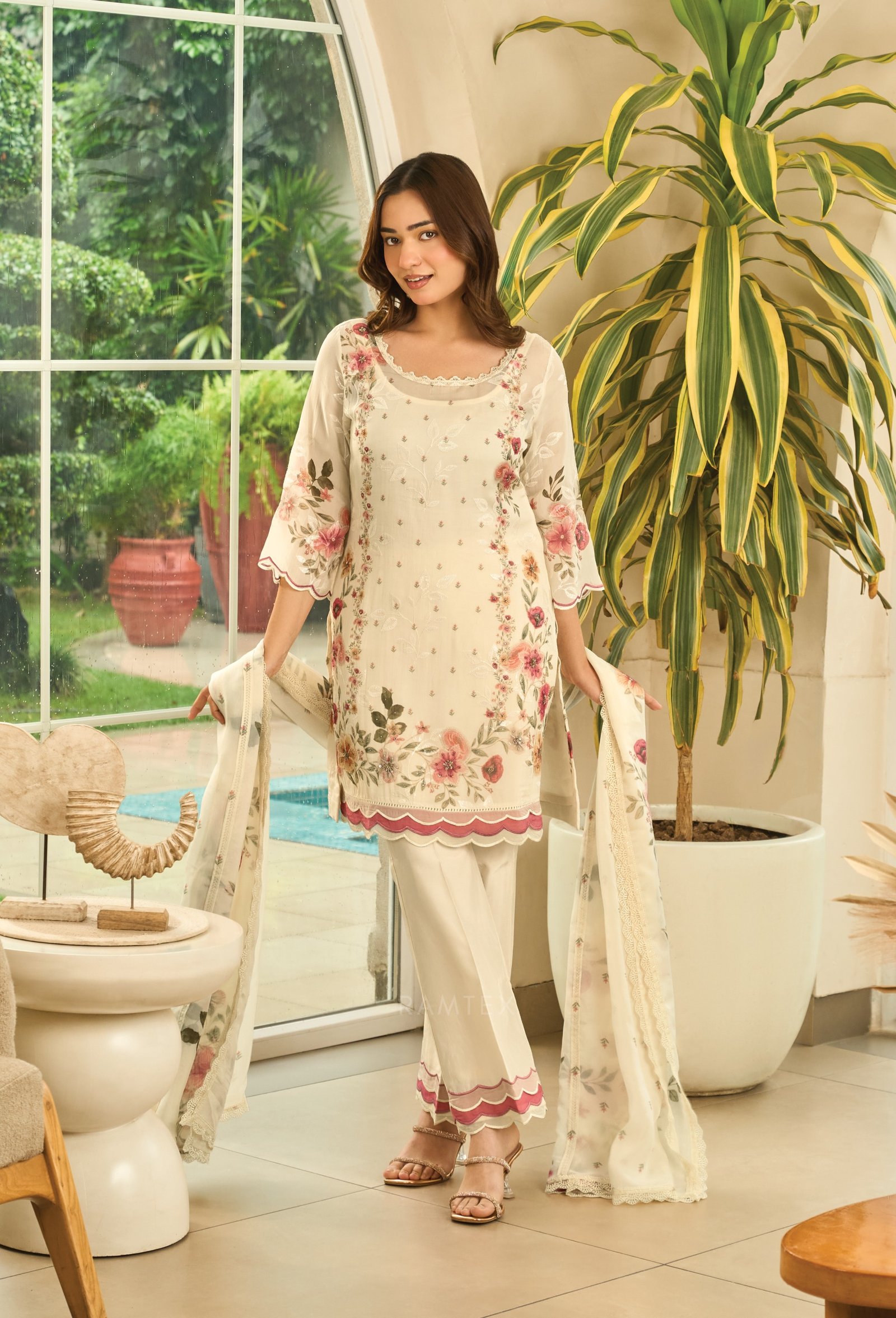 PRINTED SEQUINS ORGANZA WITH DELICATE EMBROIDERY 