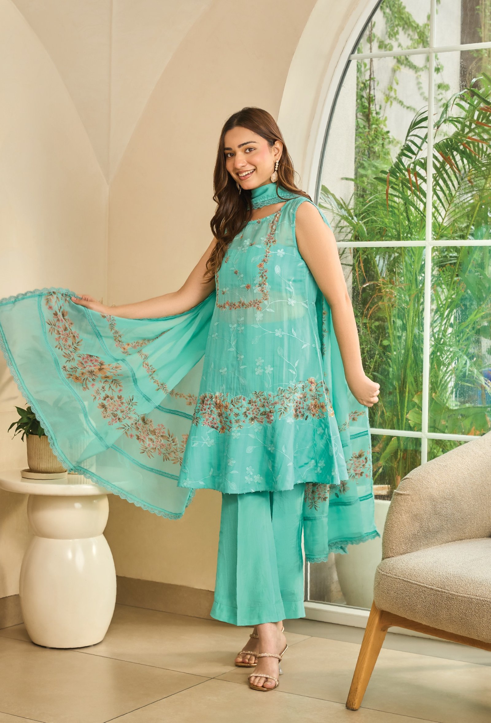 PRINTED SEQUINS ORGANZA WITH DELICATE EMBROIDERY 