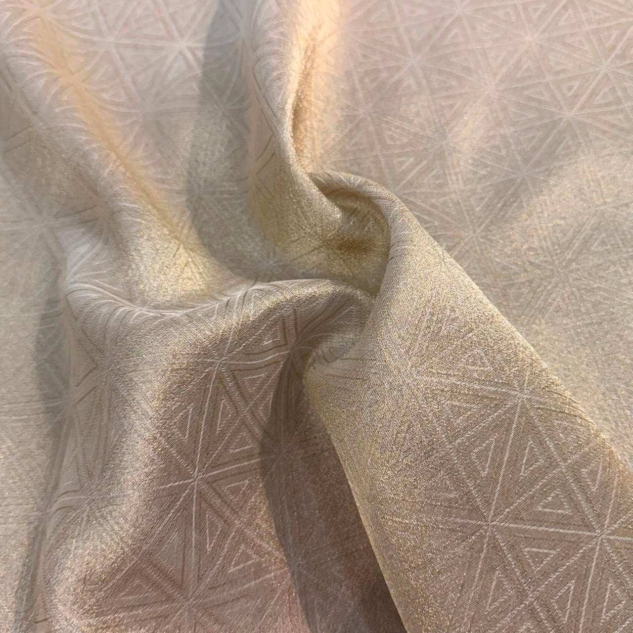 SHIMMERING GOLD GEOMETRIC JACQUARD FABRIC (DYEABLE FABRIC)